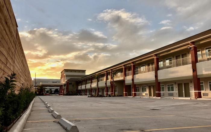 Grand Villa Inn & Suites Westchase