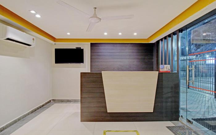 Treebo ASL Prime, Near Ballygunge Railway Station