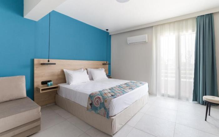 Mythic Summer Hotel