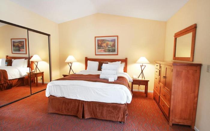 Riviera Oaks Resort