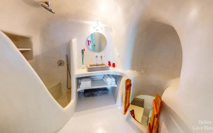 SANTORINI PARADISE CAVE HOUSES