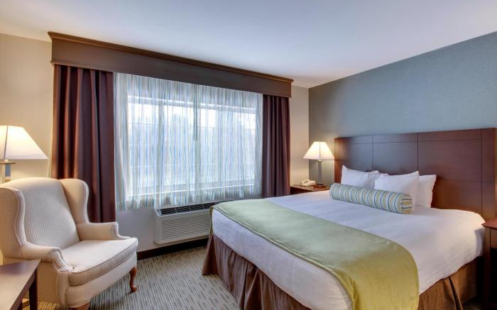 Best Western PLUS The Inn at Hampton