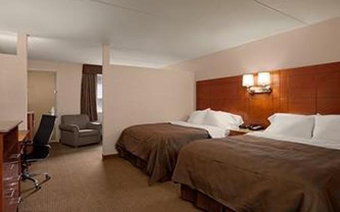 Ramada by Wyndham Rockville Centre