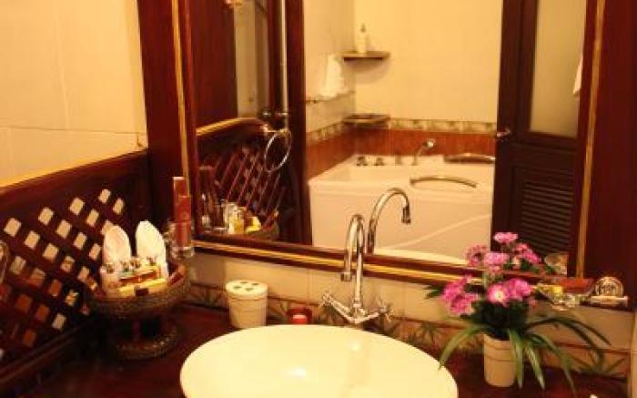 E-Outfitting VangThong Hotel