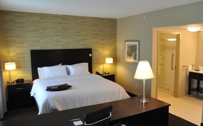 Hampton Inn & Suites Robbinsville