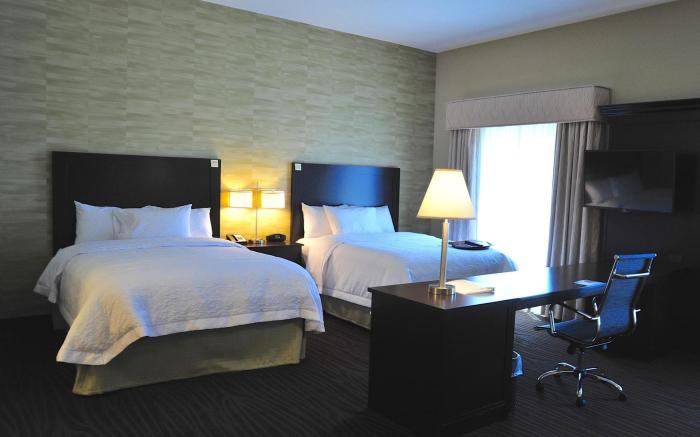 Hampton Inn & Suites Robbinsville