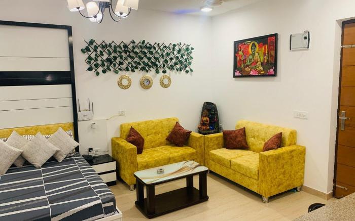 The Countryside Square ★★★★★ near India Expo Mart