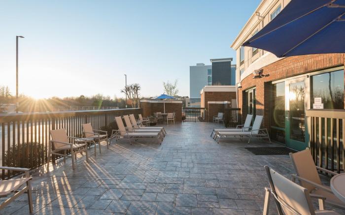Holiday Inn Express & Suites Florence I-95 & I-20 Civic Ctr