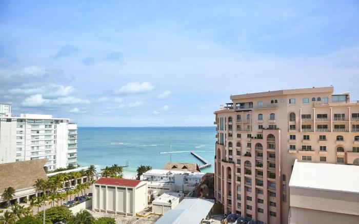 Aloft Cancun
