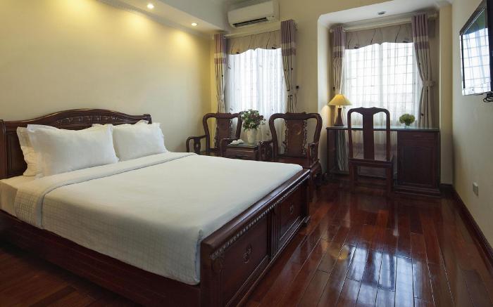 Lucky 3 Hotel & Travel