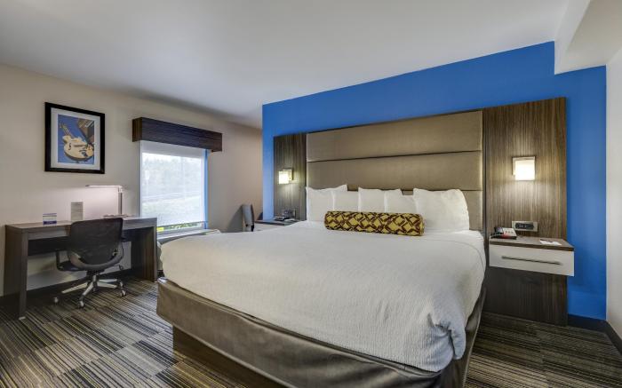 Alexis Inn and Suites Hotel