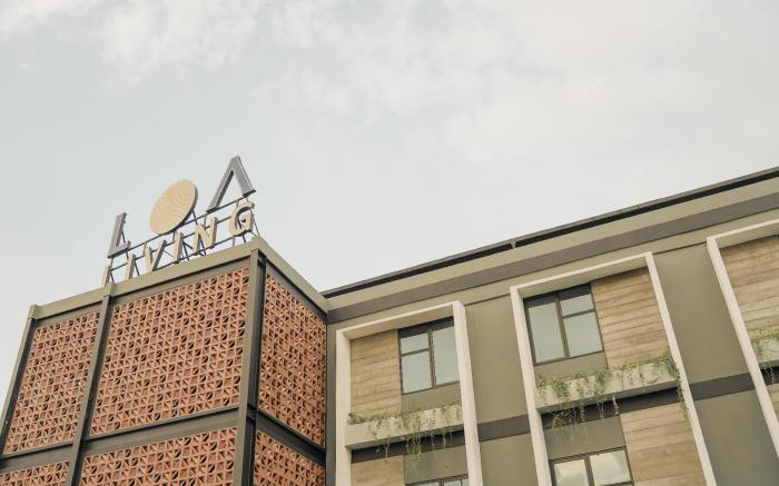 LOA LIVING Solo Baru