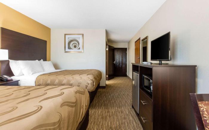 Quality Inn & Suites Metropolis I-24