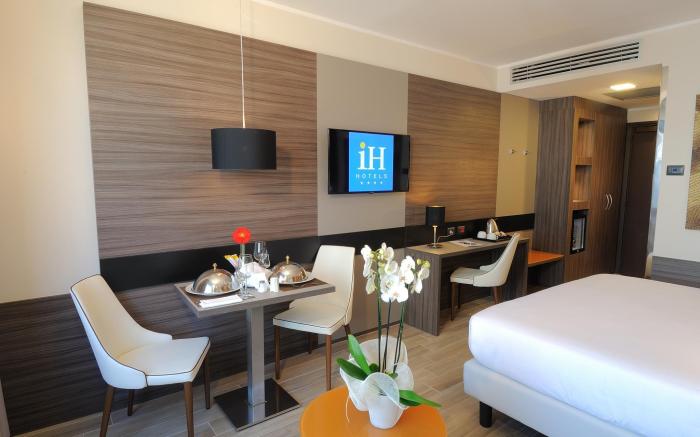 IH Hotels Milano Lorenteggio
