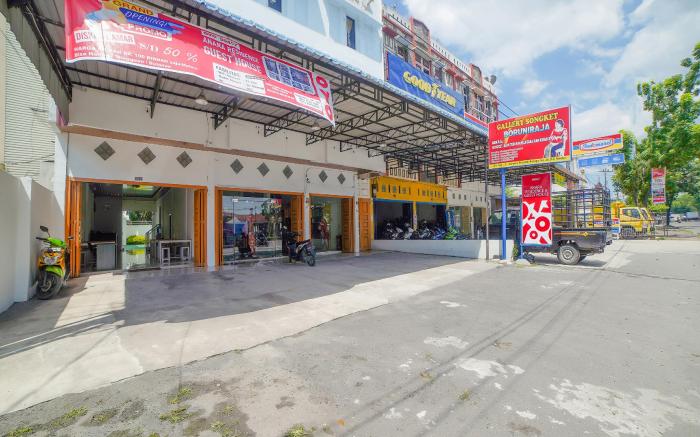 SUPER OYO 90457 Anara Residence & Guest House