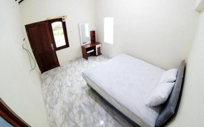 Garden Yard Homestay Jogja (family only)
