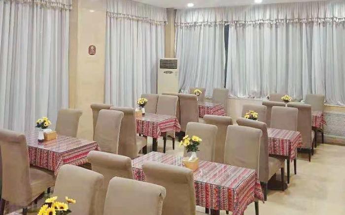 Elan Inn Hothot Railway Station