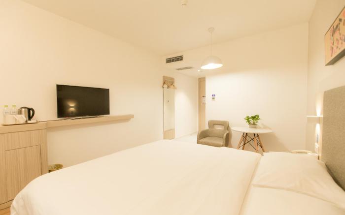 Hanting Hotel Guangyuan Cangxi Binjiang Road