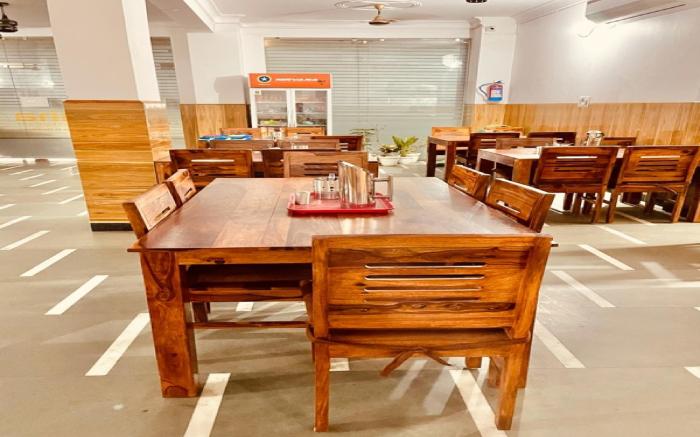 Capital O Kanha Guest House