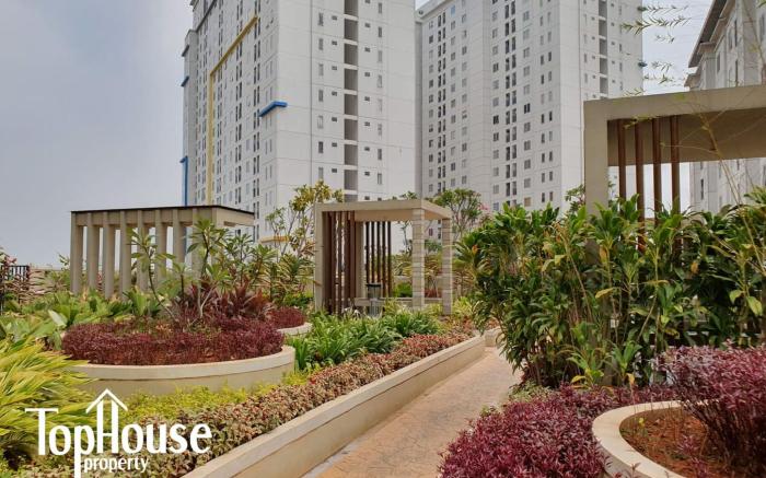 Apartment Bassura City by Travelibu