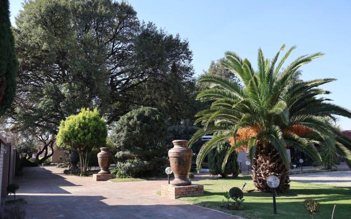 Airport Gardens Boutique Hotel