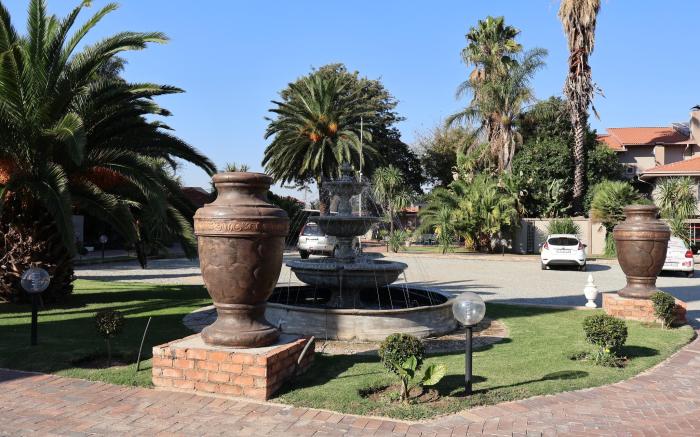 Airport Gardens Boutique Hotel