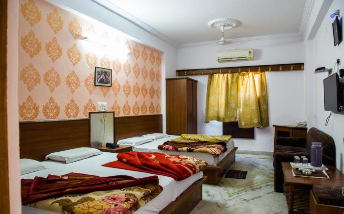 Hotel Udai Palace - Centrally Located Budget Family Stay