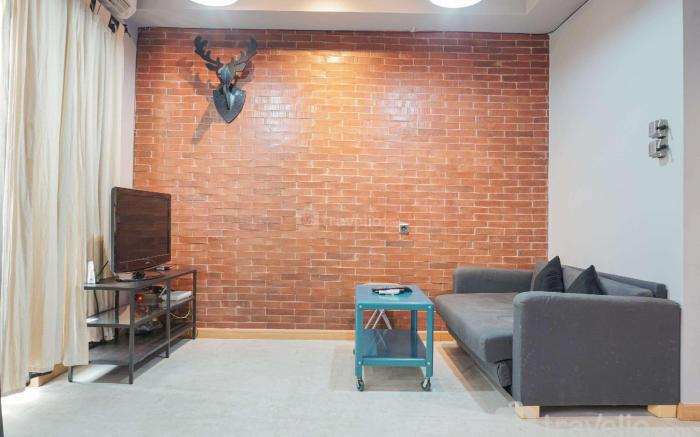Luxurious 1BR Apartment at Belmont By Travelio