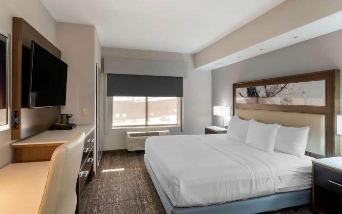 Best Western Premier Liberty Inn & Suites 