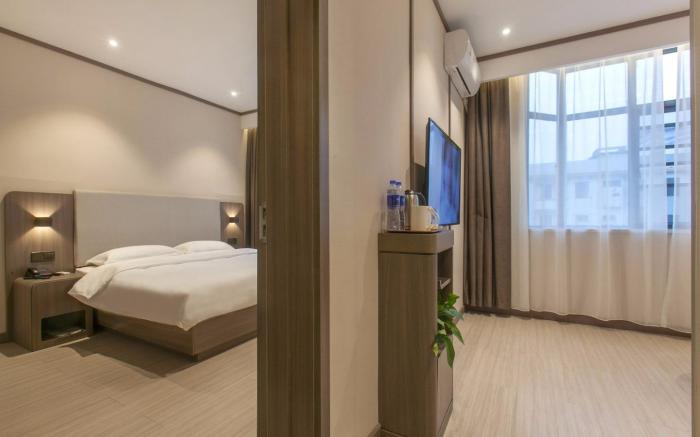 Hanting Hotel Zhijiang Yanjiang Avenue