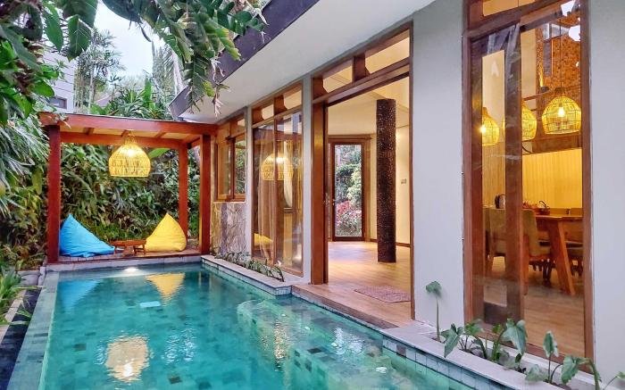 Villa 4-BR Klub Bunga No. 8 Batu Malang