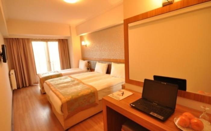 Grand Anzac Hotel