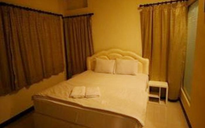 Bangrak Resort