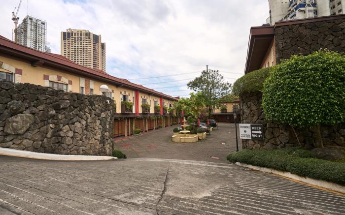 Victoria Court Suites - Pasig