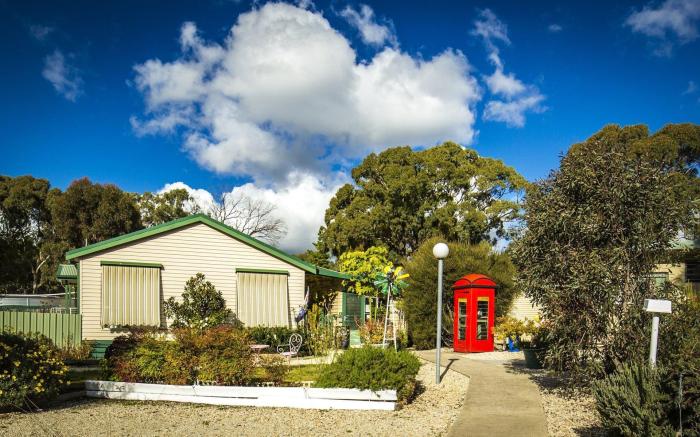 G'Day Parks Ararat - formerly Pyrenees Caravan Park                                         
