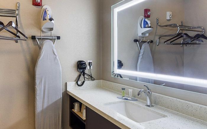 Econo Lodge Inn & Suites Houston NW-Cy-Fair