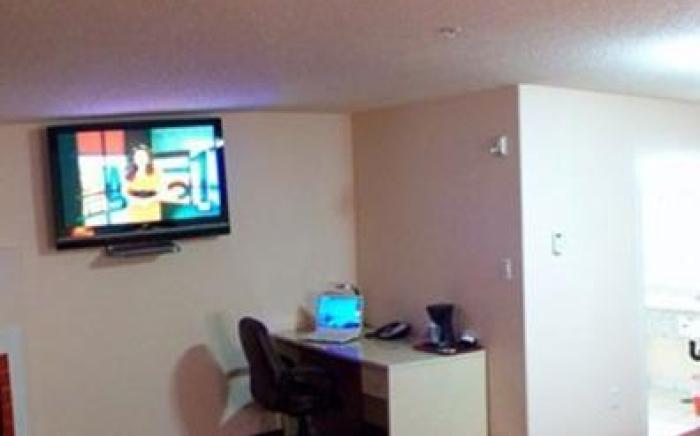Crystal Star Inn Edmonton Airport with free shuttle to and from Airport