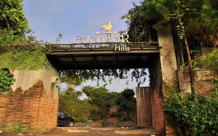 EdensoR Hills Villa, Resort & Café Sharia