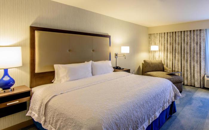 Hampton Inn and Suites Jackson Downtown Coliseum
