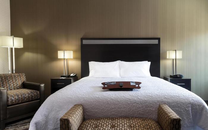 Hampton Inn and Suites Portsmouth Downtown