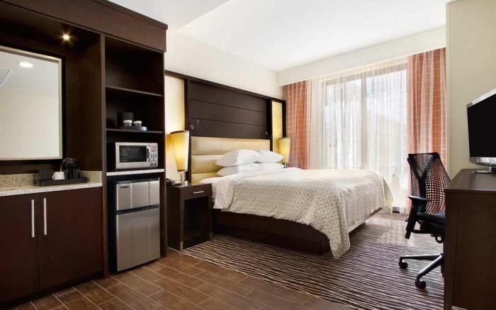 Embassy Suites by Hilton Fayetteville Fort Bragg