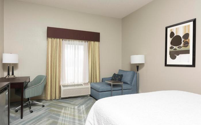 Hampton Inn Detroit Roseville