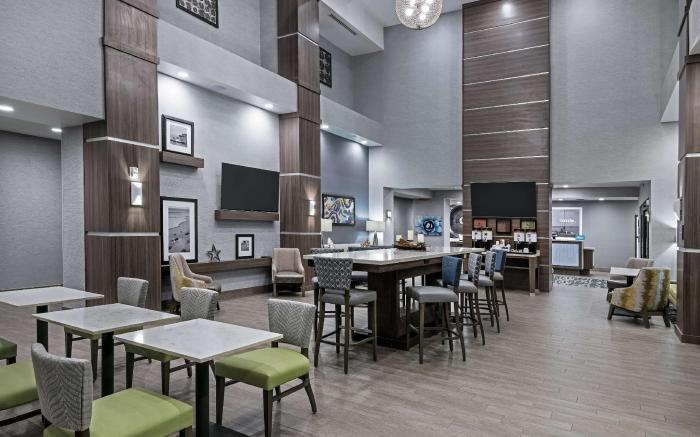 Hampton Inn & Suites by Hilton Portland Corpus Christi, TX