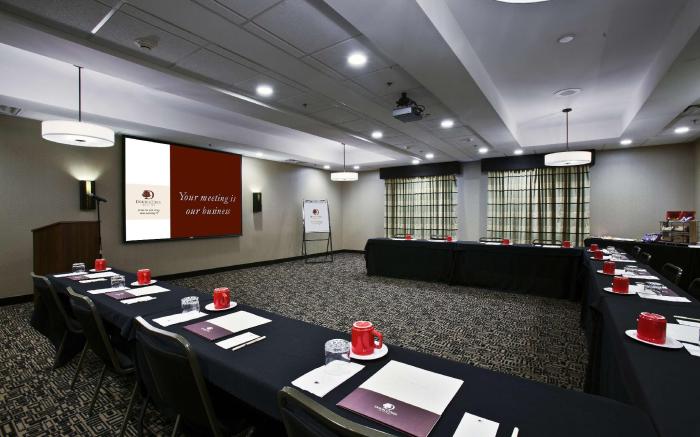 DoubleTree by Hilton Savannah Airport