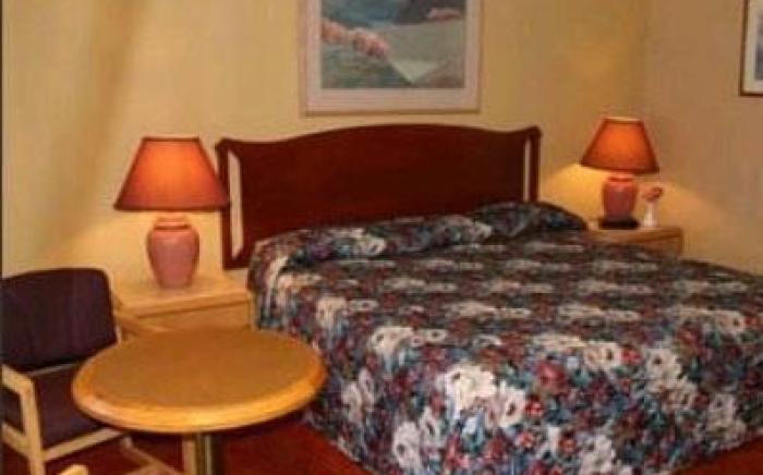 Advance Inn