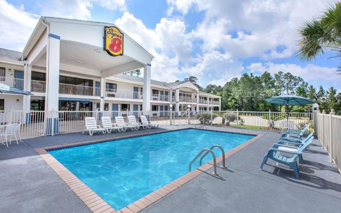 Super 8 By Wyndham Ocean Springs Biloxi