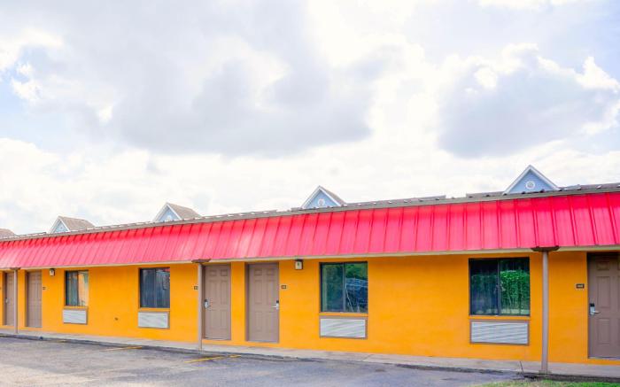 Budget Inn By OYO Edinburg Hwy 281