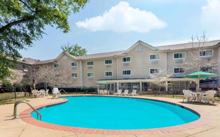 Sleep Inn & Suites Columbus next to Fort Moore