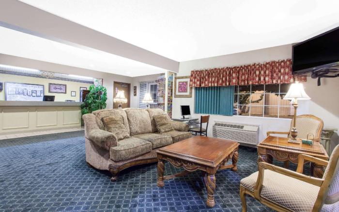 Super 8 By Wyndham Carthage