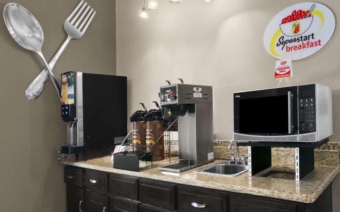 Super 8 By Wyndham Stafford/Springfield Area